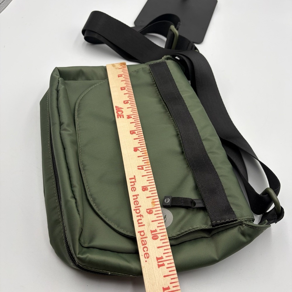 LLBean Boundless Messenger Bag Green Nylon Adjustable Strap crossbody Zip - Picture 2 of 10